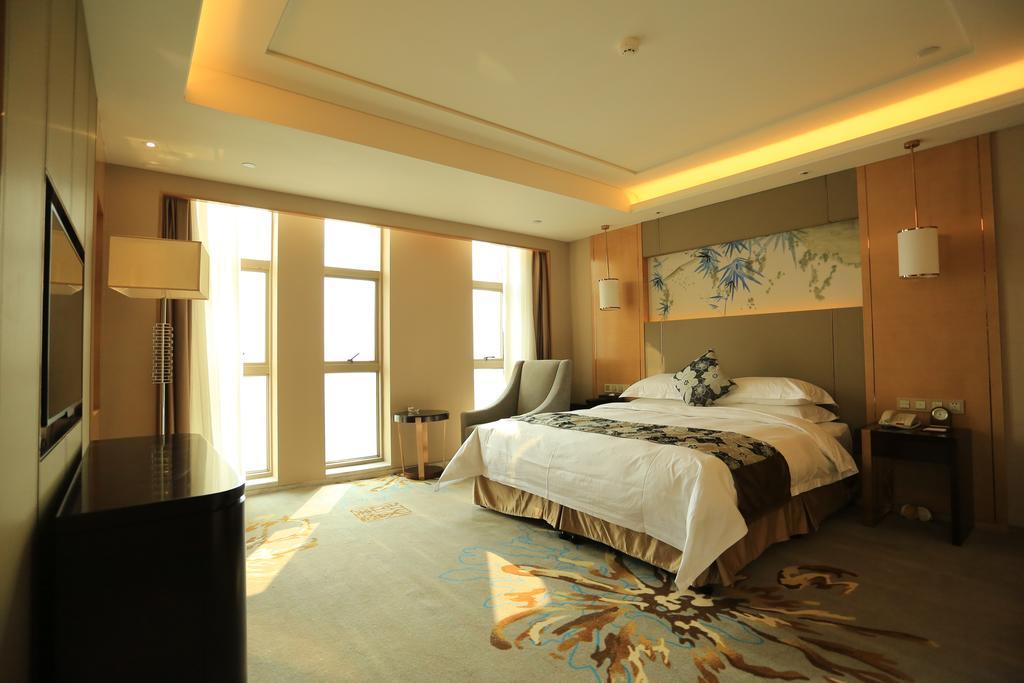 Ramada Yiyang Taojiang Hotel Exterior foto