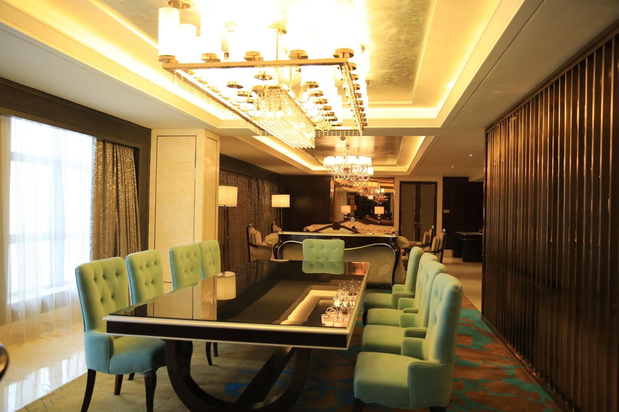 Ramada Yiyang Taojiang Hotel Exterior foto